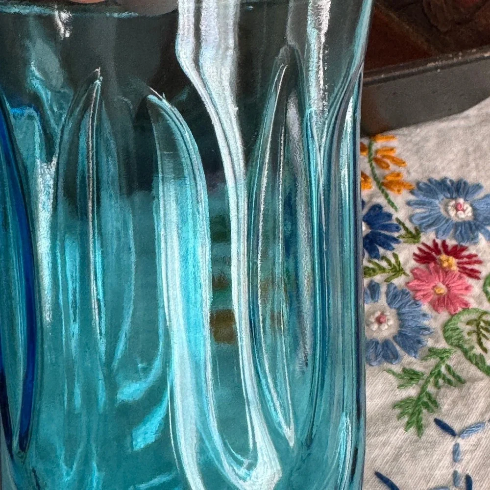 The Unbranded Brand vintage aqua